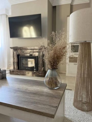 2 bedroom Apartment for rent in Marbella - € 2,700 (Ref: 9187449)