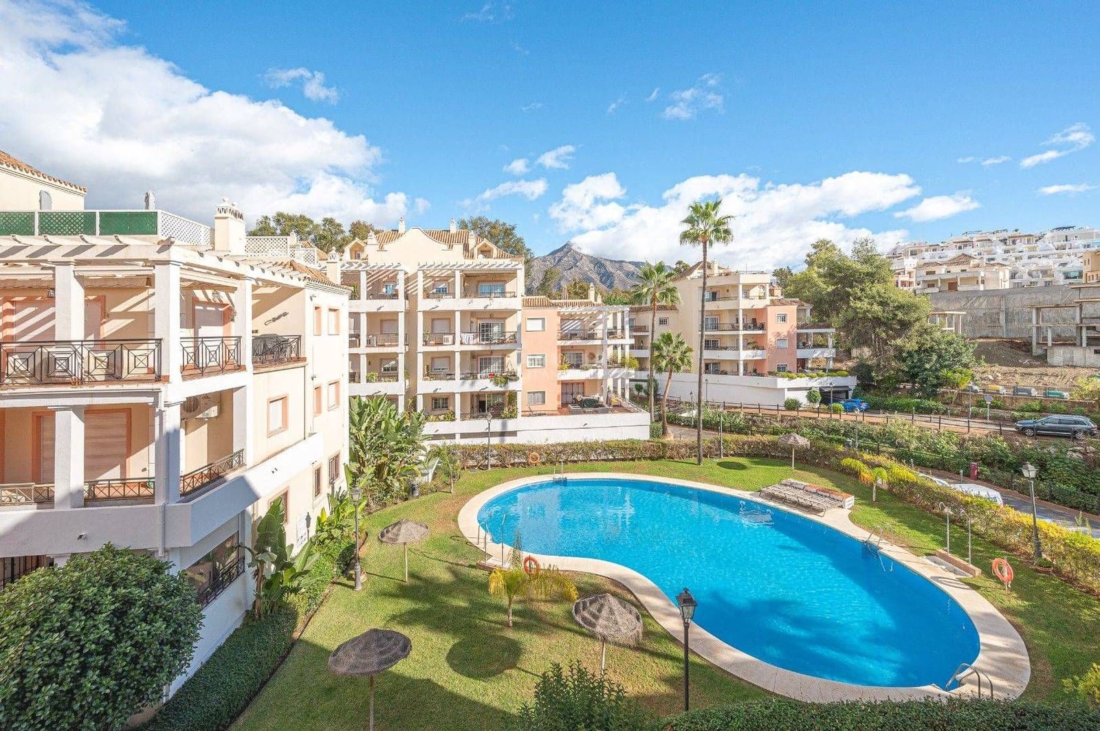 2 soveværelse Lejlighed til leje i Marbella - € 2.700 (Ref: 9187449)