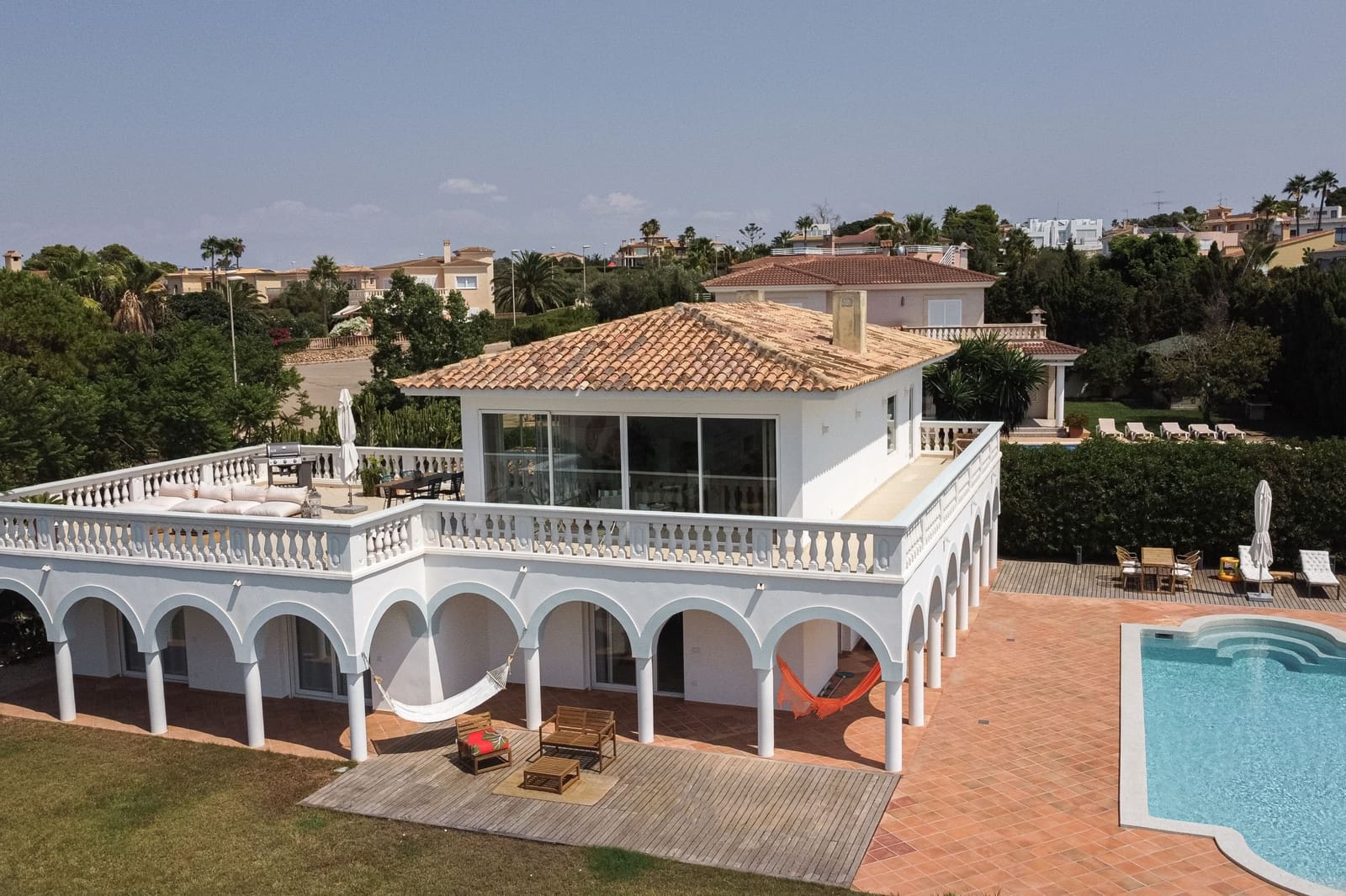 4 bedroom Townhouse for rent in Llucmajor with pool garage - € 5,000 (Ref: 9187882)