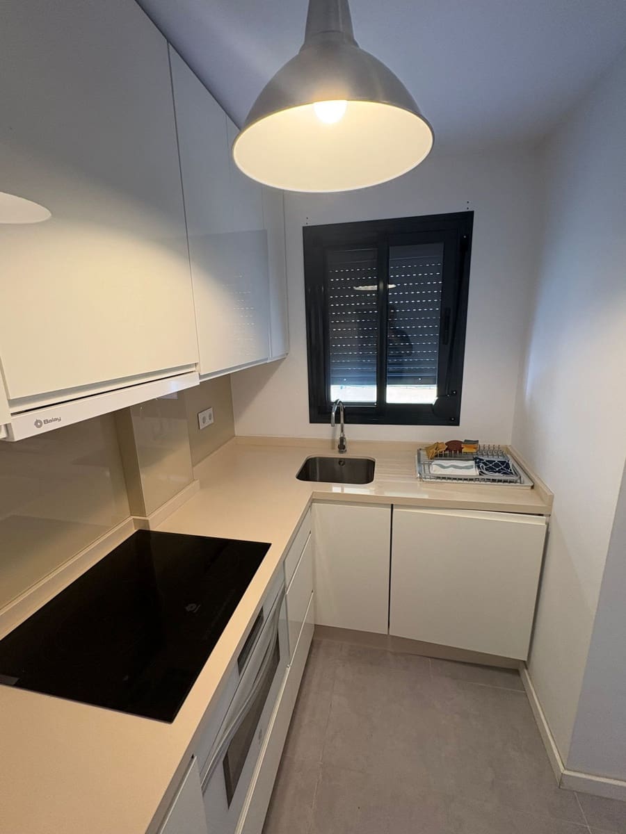 2 bedroom Apartment for rent in Fuengirola - € 1,250 (Ref: 9191607)