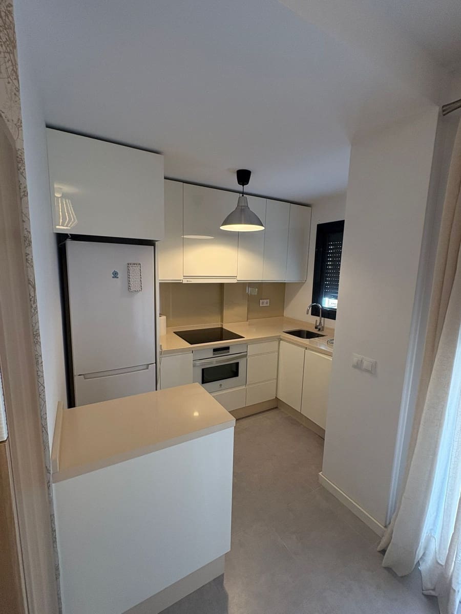 2 bedroom Apartment for rent in Fuengirola - € 1,250 (Ref: 9191607)