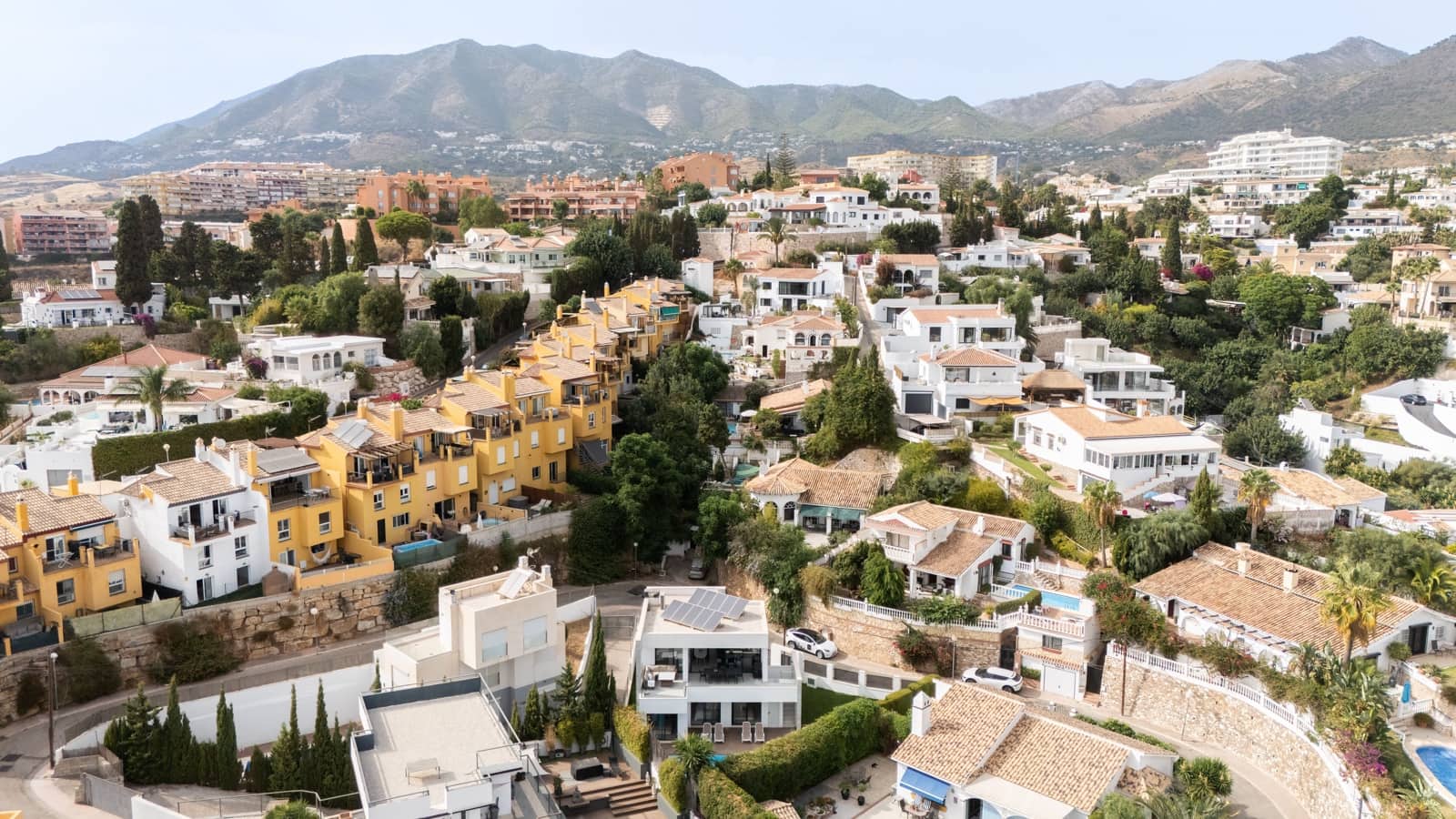 3 soveværelse Villa til salg i Fuengirola med swimmingpool - € 829.000 (Ref: 9193084)