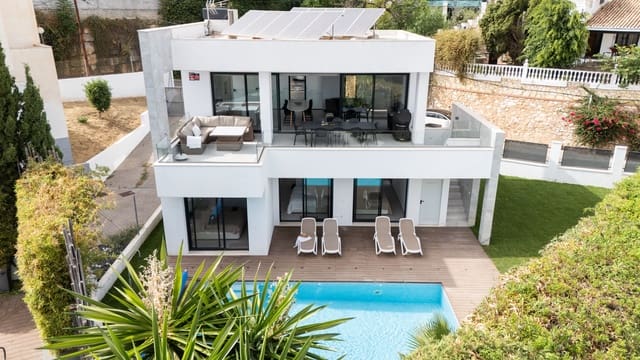 3 soveværelse Villa til salg i Torreblanca, Fuengirola med swimmingpool - € 829.000 (Ref: 9193084)