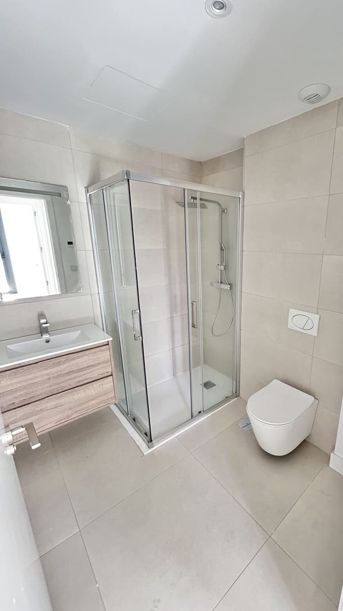 2 soveværelse Lejlighed til leje i Fuengirola med swimmingpool - € 2.500 (Ref: 9193215)