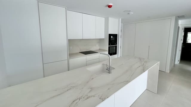 2 bedroom Apartment for rent in El Higuerón, Fuengirola with pool - € 2,500 (Ref: 9193215)