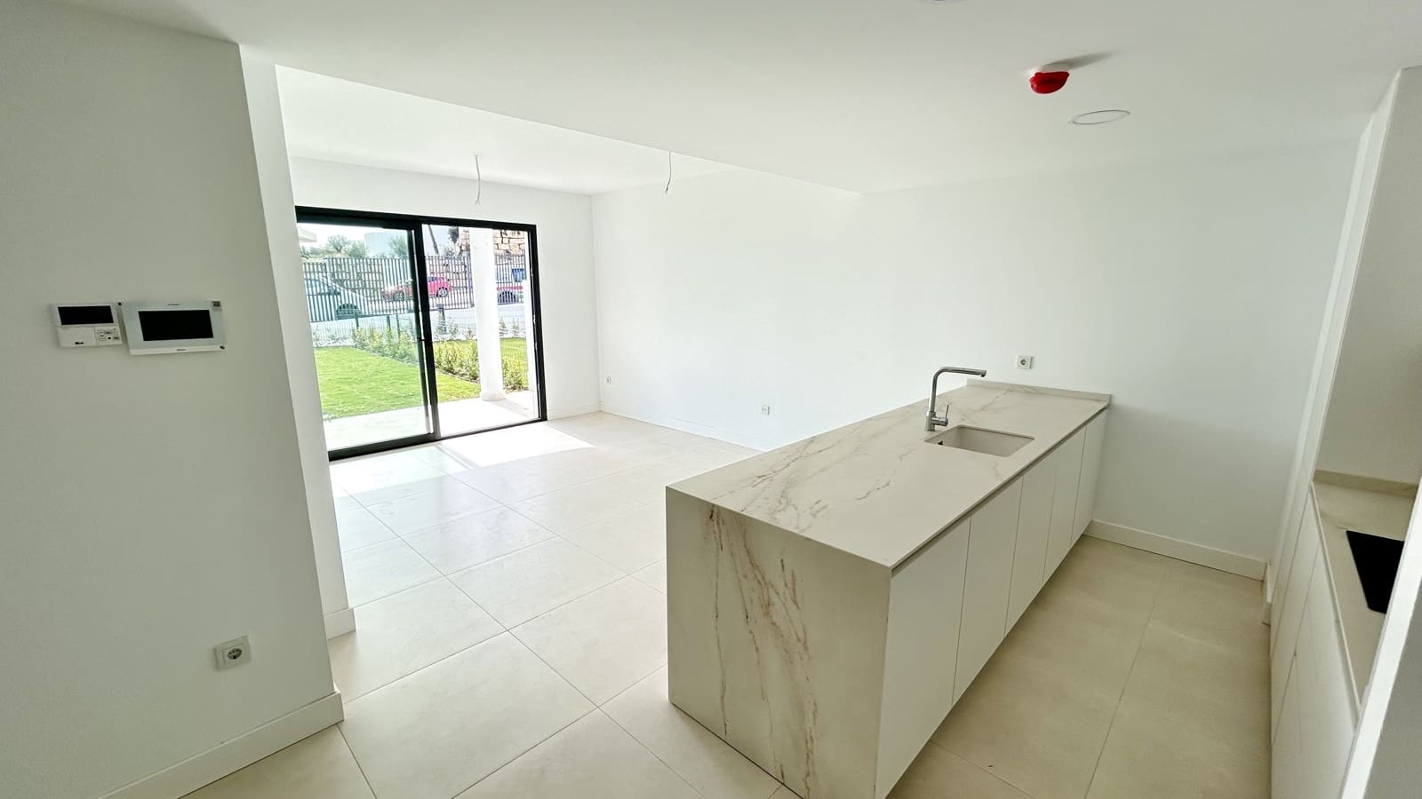 2 soveværelse Lejlighed til leje i Fuengirola med swimmingpool - € 2.500 (Ref: 9193215)