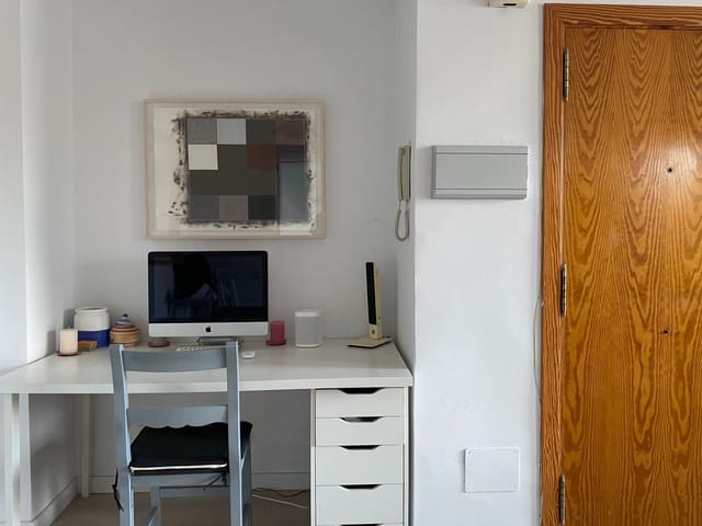 2 bedroom Apartment for rent in El Sindicat, Palma de Mallorca - € 1,800 (Ref: 9200824)