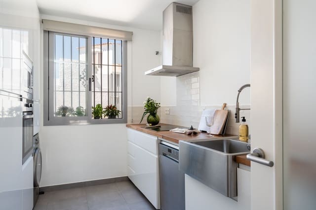 5 makuuhuone Omakotitalo myytävänä paikassa Torreblanca, Fuengirola mukana uima-altaan - 614 000 € (Ref: 9204879)