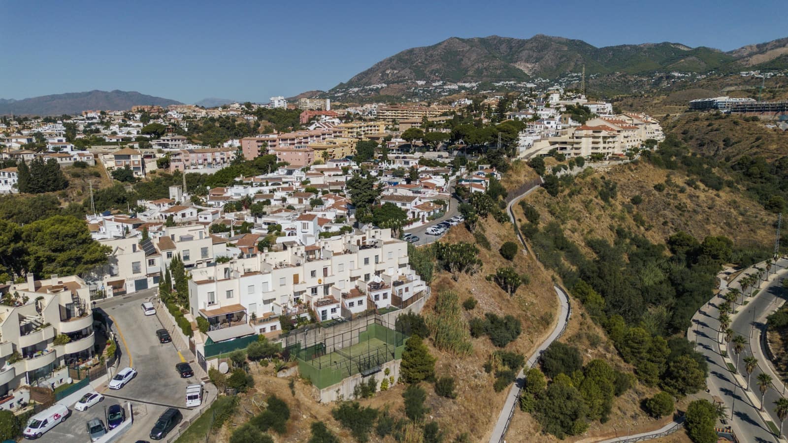 5 soveværelse Byhus til salg i Fuengirola med swimmingpool - € 614.000 (Ref: 9204879)