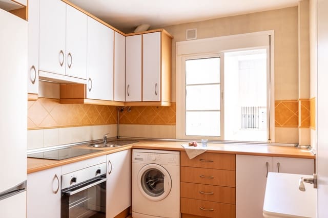 2 slaapkamer Appartement te koop in La Trinidad, Málaga stad - € 359.000 (Ref: 9209226)