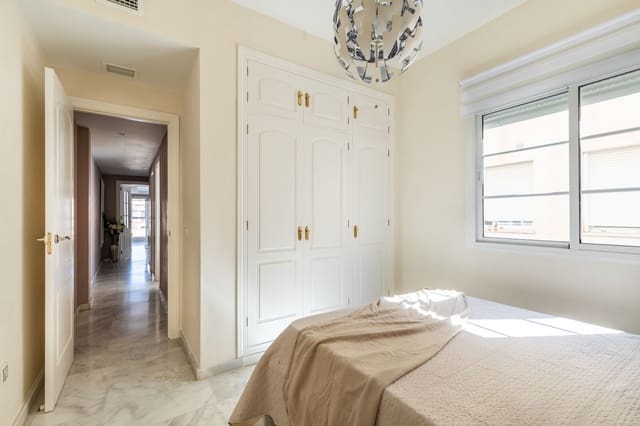 2 slaapkamer Appartement te koop in La Trinidad, Málaga stad - € 359.000 (Ref: 9209226)