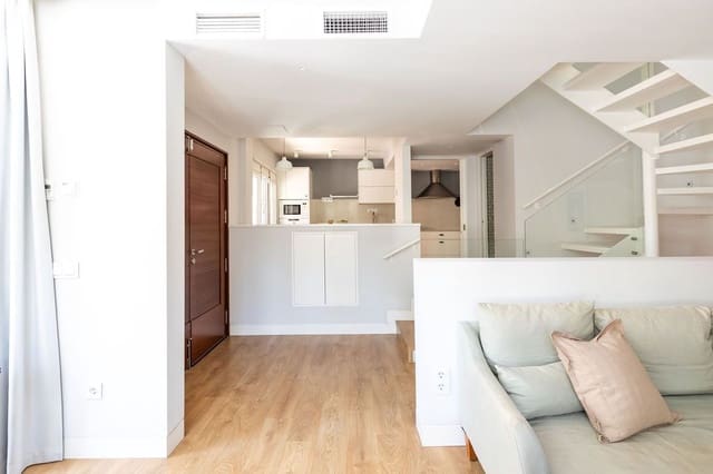 4 makuuhuone Omakotitalo myytävänä paikassa Pedregalejo, Málaga kaupunki - 1 100 000 € (Ref: 9209292)