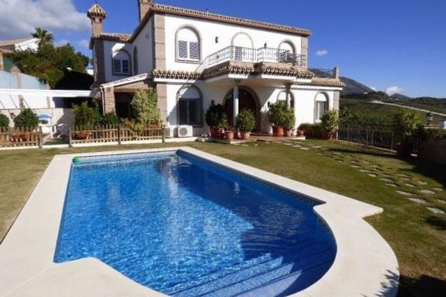 4 quarto Moradia para venda em Mijas Costa, Mijas com piscina - 1 300 000 € (Ref: 9211422)