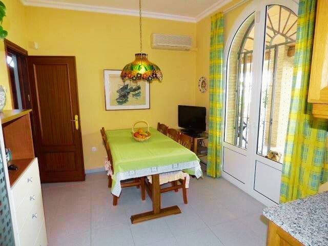 4 bedroom Villa for sale in Mijas Costa with pool - € 1,300,000 (Ref: 9211422)