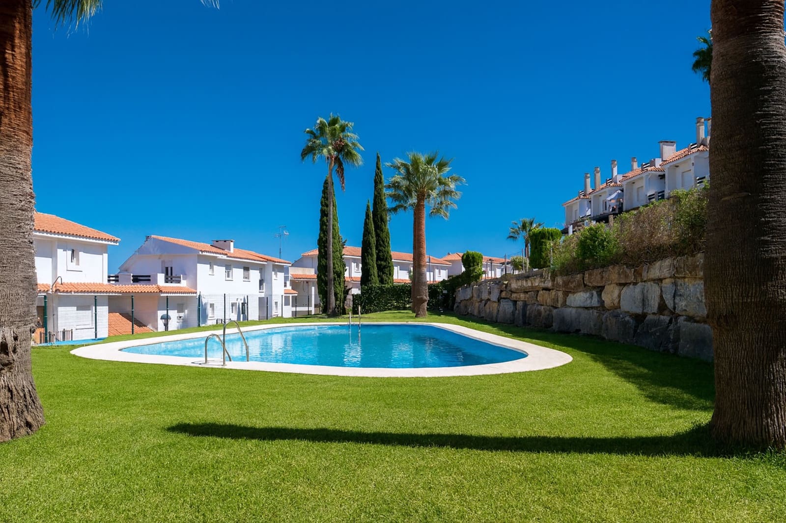 2 makuuhuone Huoneisto myytävänä paikassa Manilva mukana uima-altaan - 235 000 € (Ref: 9219278)