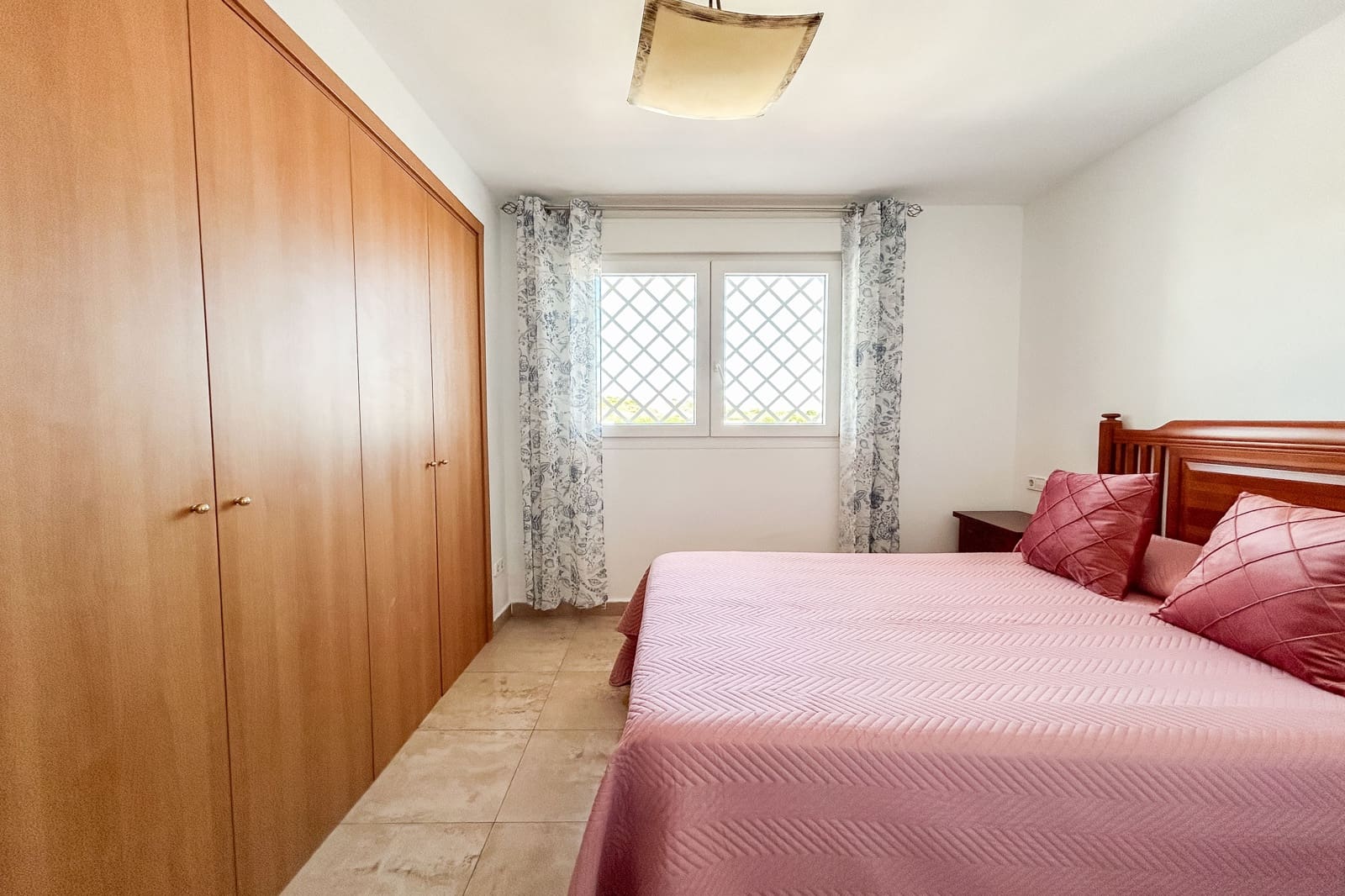 2 makuuhuone Huoneisto myytävänä paikassa Manilva mukana uima-altaan - 235 000 € (Ref: 9219278)