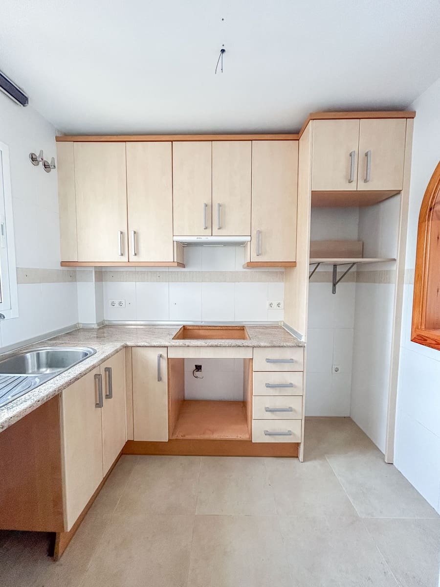 1 bedroom Apartment for sale in Mijas Costa with pool - € 199,900 (Ref: 9221392)