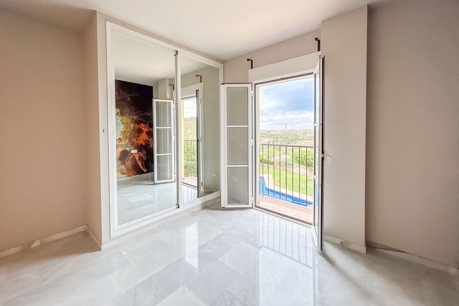 1 bedroom Apartment for sale in Mijas Costa with pool - € 199,900 (Ref: 9221392)