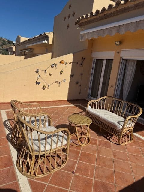 Apartamento de 3 habitaciones en Marbella en alquiler - 2.500 € (Ref: 9227743)