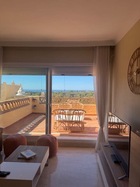Apartamento de 3 habitaciones en Marbella en alquiler - 2.500 € (Ref: 9227743)