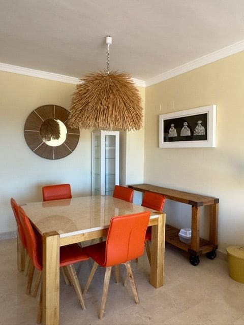 Apartamento de 3 habitaciones en Marbella en alquiler - 2.500 € (Ref: 9227743)