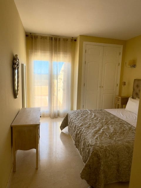 Apartamento de 3 habitaciones en Marbella en alquiler - 2.500 € (Ref: 9227743)