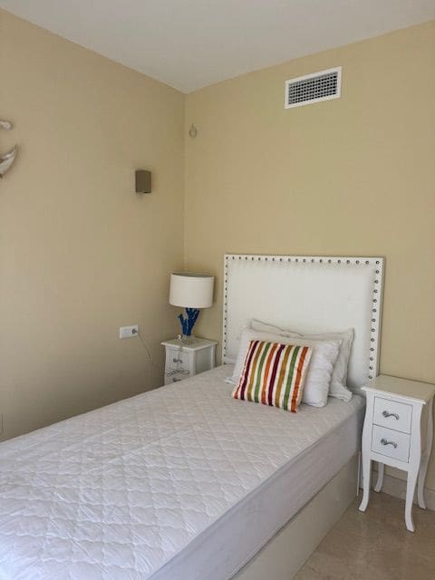 Apartamento de 3 habitaciones en Marbella en alquiler - 2.500 € (Ref: 9227743)