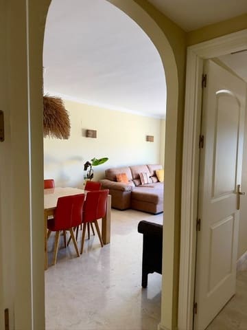 Apartamento de 3 habitaciones en Marbella en alquiler - 2.500 € (Ref: 9227743)