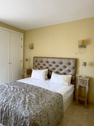 Apartamento de 3 habitaciones en Marbella en alquiler - 2.500 € (Ref: 9227743)