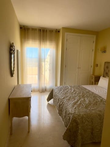 Apartamento de 3 habitaciones en Marbella en alquiler - 2.500 € (Ref: 9227743)