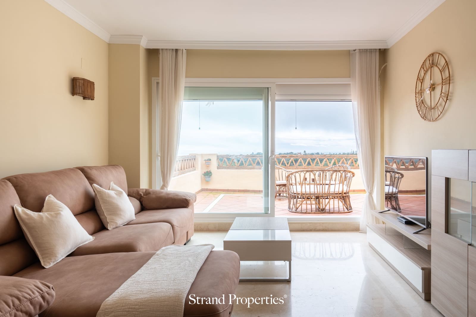 3 bedroom Apartment for rent in Marbella - € 2,500 (Ref: 9227743)