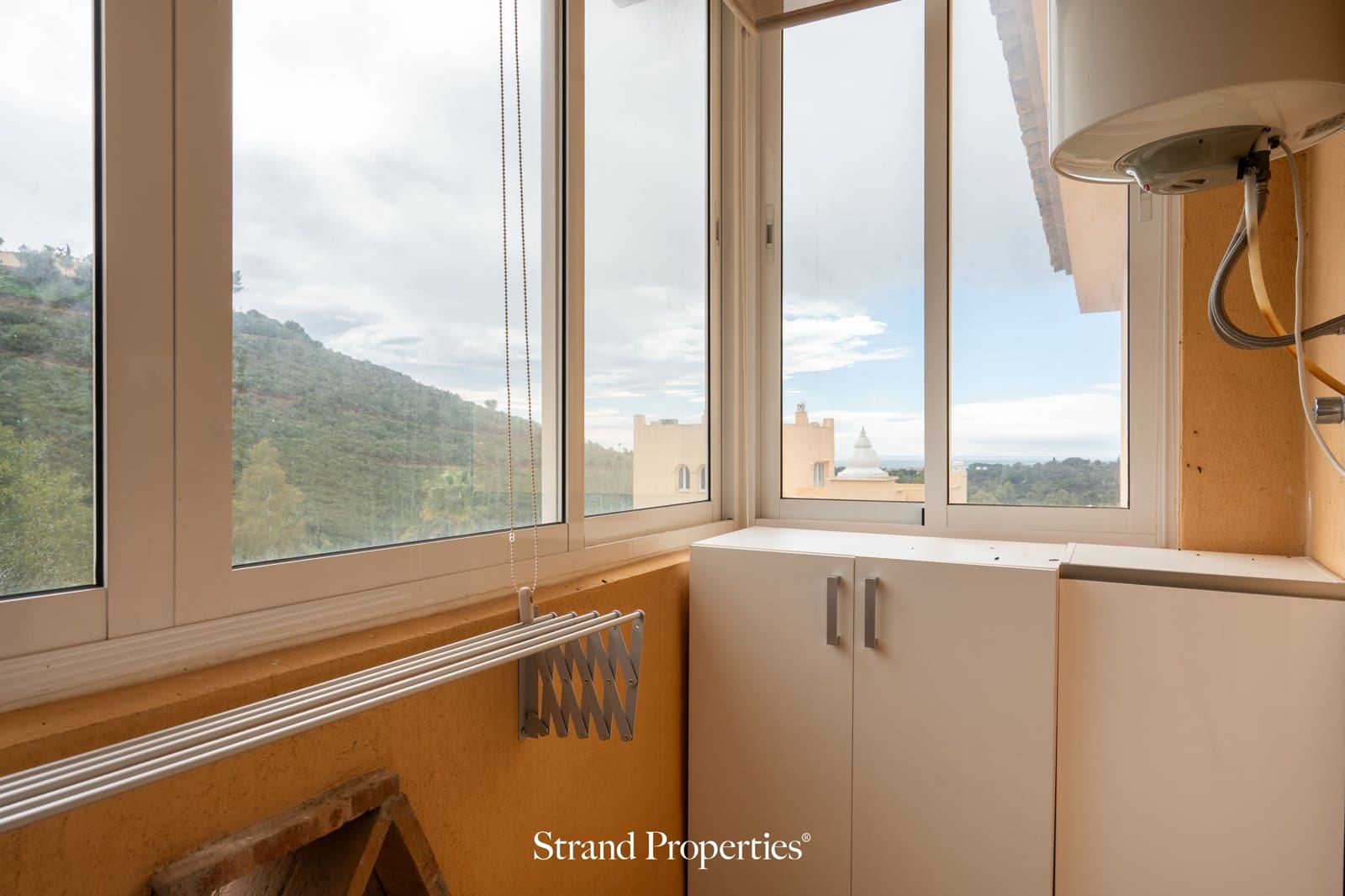 3 bedroom Apartment for rent in Marbella - € 2,500 (Ref: 9227743)