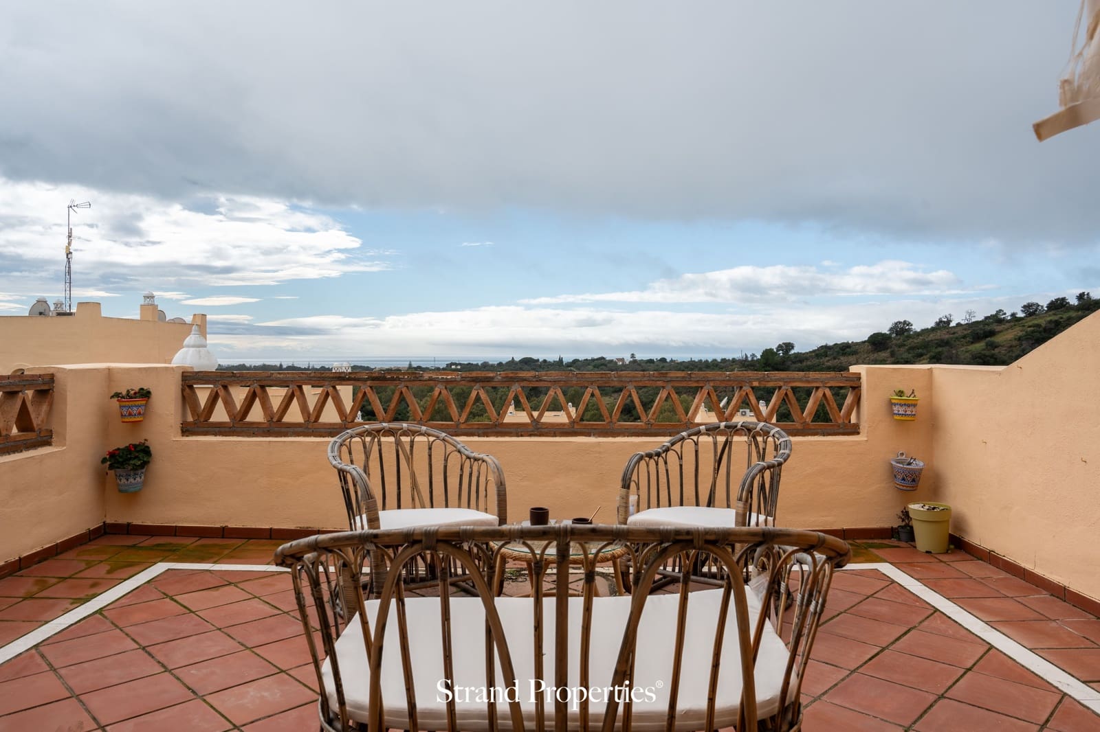 3 bedroom Apartment for rent in Marbella - € 2,500 (Ref: 9227743)