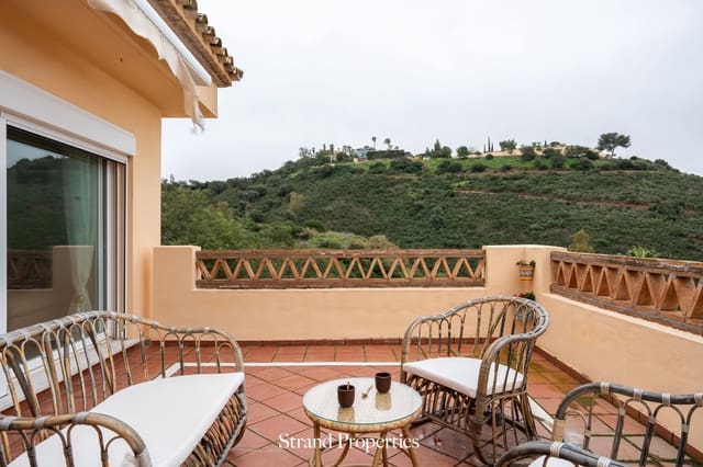 3 quarto Apartamento para arrendar em Marbella - 2 500 € (Ref: 9227743)