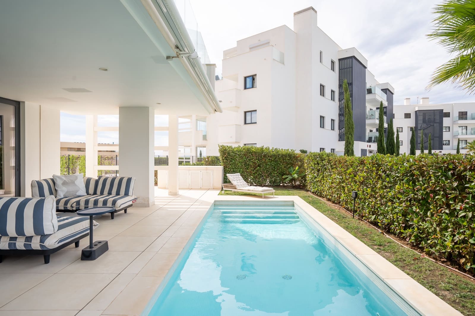 3 makuuhuone Huoneisto myytävänä paikassa Fuengirola mukana uima-altaan - 795 000 € (Ref: 9228010)