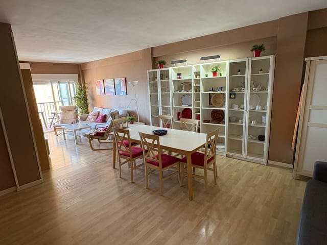 2 makuuhuone Huoneisto vuokrattavana paikassa Zona Puerto Deportivo, Fuengirola mukana uima-altaan - 1 650 € (Ref: 9231949)