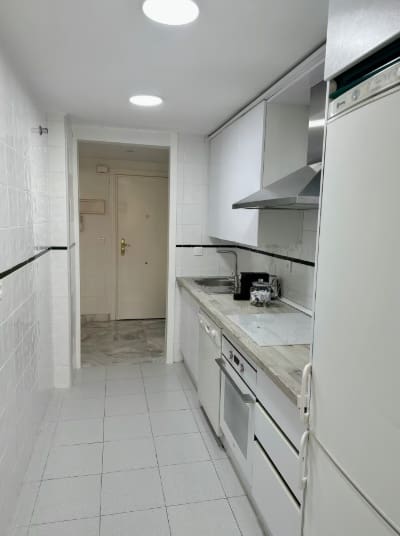 1 slaapkamer Appartement te koop in Marbella met zwembad - € 360.000 (Ref: 9232021)