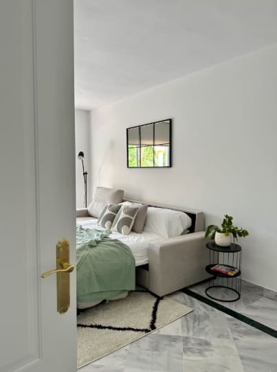 1 slaapkamer Appartement te koop in Marbella met zwembad - € 360.000 (Ref: 9232021)