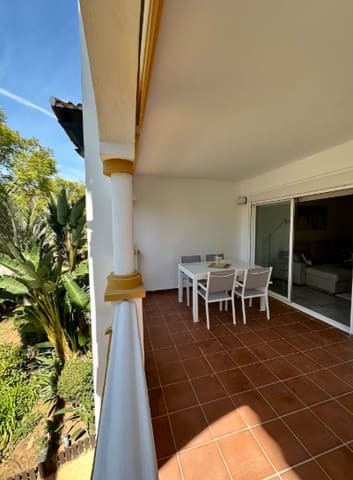 1 slaapkamer Appartement te koop in La Dama de Noche - La Alzambra, Marbella met zwembad - € 360.000 (Ref: 9232021)