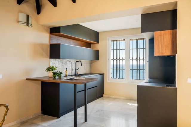 5 bedroom Villa for sale in La Capellanía - El Higuerón, Benalmádena with pool - € 1,795,000 (Ref: 9235826)