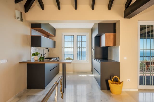 5 bedroom Villa for sale in La Capellanía - El Higuerón, Benalmádena with pool - € 1,795,000 (Ref: 9235826)