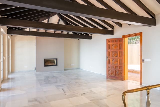 5 bedroom Villa for sale in La Capellanía - El Higuerón, Benalmádena with pool - € 1,795,000 (Ref: 9235826)