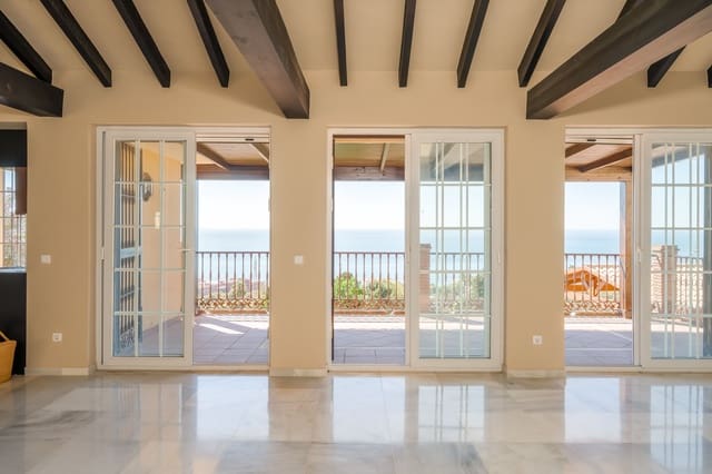 5 bedroom Villa for sale in La Capellanía - El Higuerón, Benalmádena with pool - € 1,795,000 (Ref: 9235826)