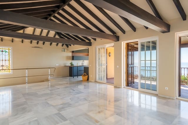 5 bedroom Villa for sale in La Capellanía - El Higuerón, Benalmádena with pool - € 1,795,000 (Ref: 9235826)