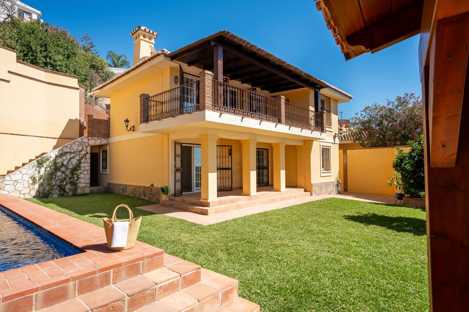 5 makuuhuone Huvila myytävänä paikassa Benalmadena mukana uima-altaan - 1 795 000 € (Ref: 9235826)