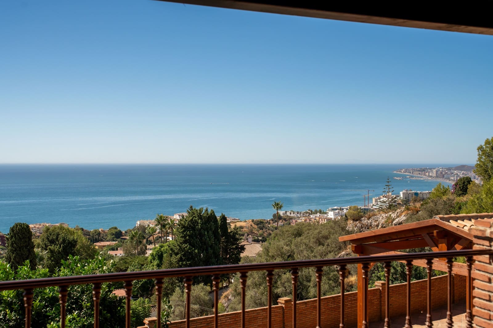 5 makuuhuone Huvila myytävänä paikassa Benalmadena mukana uima-altaan - 1 795 000 € (Ref: 9235826)