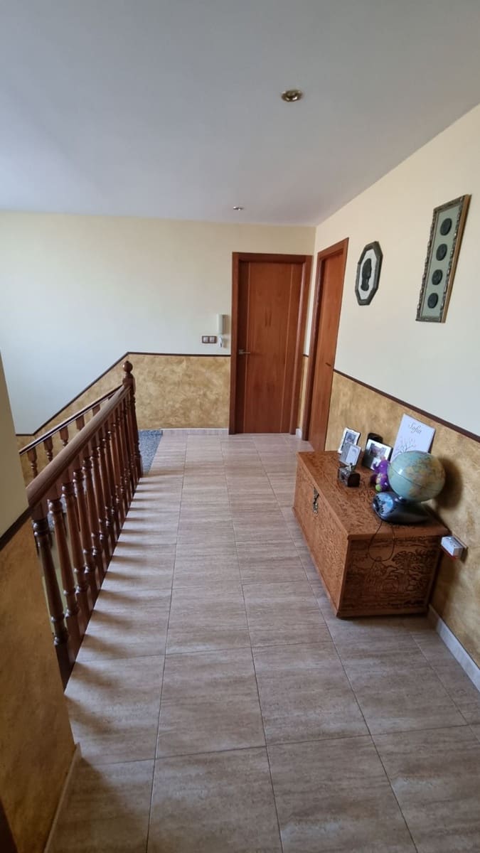 4 soveværelse Byhus til salg i La Guardia de Jaen med swimmingpool - € 340.000 (Ref: 9239318)