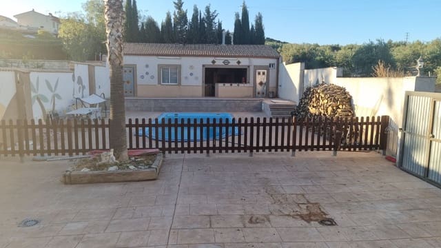 4 bedroom Townhouse for sale in La Guardia de Jaén with pool - € 340,000 (Ref: 9239318)