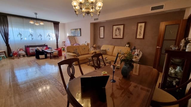 4 bedroom Townhouse for sale in La Guardia de Jaén with pool - € 340,000 (Ref: 9239318)