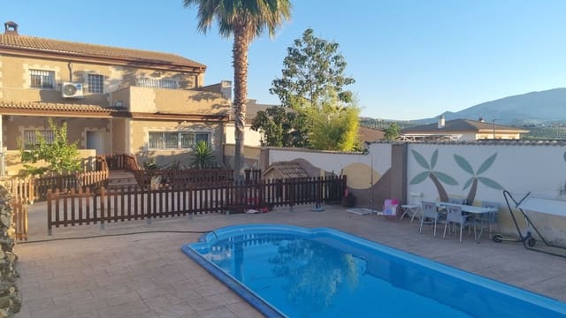 4 bedroom Townhouse for sale in La Guardia de Jaén with pool - € 340,000 (Ref: 9239318)